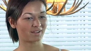 Crissy Moon cogiendo en la cocina con el plomero