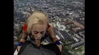 Superwoman mamando verga volando