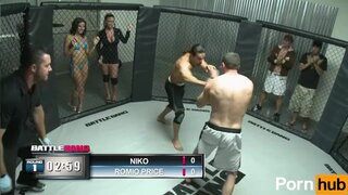 Sophie Dee y Ann Marie Rios en un video de sexo y lucha libre