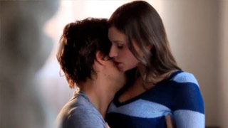 La atractiva Victoria Lawson echando pasión con su compa Richie