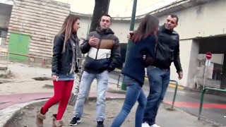 Intercambio de parejas con las liberales Aysha Rouge y Nataly Von