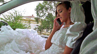 Amirah Adara se echa un palenque con un desconocido el día de su boda