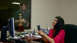 Romi Rain tiene sexo en la oficina