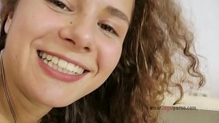 Koni Demiko teniendo sexo adolescente en un día soleado