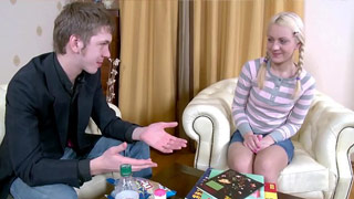 Creampie anal con la chavita rubia Karolina Frost