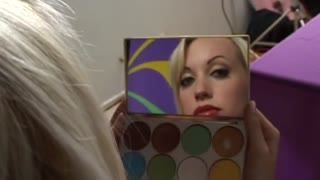 Arruinando el maquillaje de la mina argentina Deborah Pratt