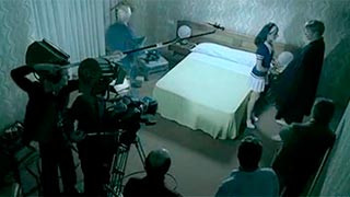 Escena de cuernos de la peli Torremolinos 73 con Candela Peña