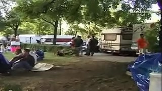 Chupada y cogida en público en medio de un festival