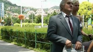 Mamá bien guapa echando pasión con su padrastro