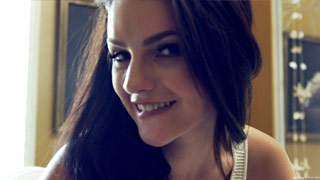 Épica cogida intensa frente al espejo de la guapa Kacey Quinn