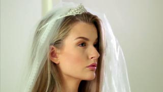 La novia agarra el celular y engaña con un BBC. Mia Melano