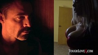 Mujer güera chichona cumple su fantasía de echarse un palo con un intruso. Karma RX