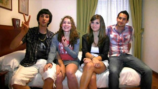 Nos cambiamos a nuestras novias. Laura Brey y Sol Sanchez