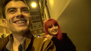 Buscando un portal para coger con Candy Doll después de la fiesta