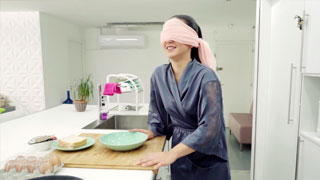 Ginebra Bellucci acaba cogida en el reto a ciegas