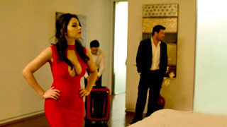 Esposo y esposa juegan un juego muy peligroso. Valentina Nappi