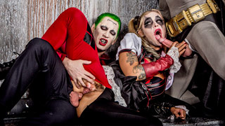 Suicide Squad XXX - Escena 5. Batman y Joker se cogen a Harley Quinn