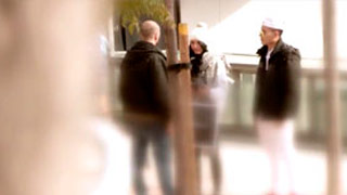 Convenciendo a Sheila en la calle para que se venga a coger con nosotros