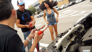 Marta Sanz llega a CUMLOUDER para coger en el follovolumen