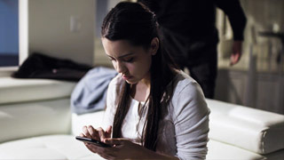 Esposo solitario manipula a su niñera para dejarla embarazada. Alina Lopez