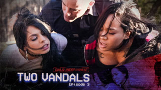 Hermosas chavas rebeldes castigadas por un policía corrupto