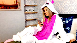 ¿Alguna vez te has masturbado con el trasero de un unicornio? Eva Elfie