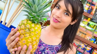 Chava colombiana seducida para tener sexo. Verónica Marín