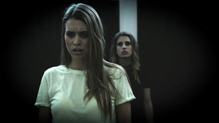 Kristen Scott chantajea al maestro y su amante adolescente Jill Kassidy