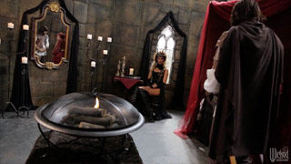 Blancanieves XXX - Escena 2. Subdito leñador encula a la Reina Malvada