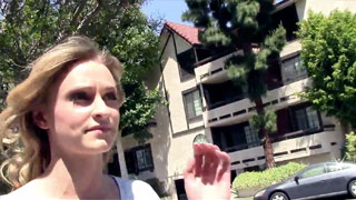 Rubia linda cogiendo en la calle con desconocido por dinero. Emma Hix