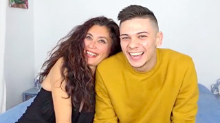 Ambos parecen muy contentos por lo que se van a coger. Zazel y Tommy