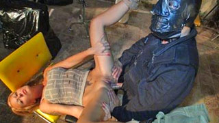 The Webmaskter - Tamarah Dix va a la mazmorra del enmascarado