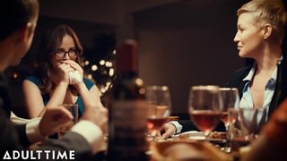 Dos chulonas se dan placer sexual. Jay Taylor y Angela White