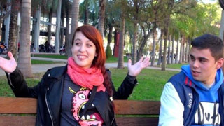 Jovencita pelirroja con cara de traviesa se coge a un chavito. Lilyan Red