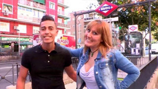 Se coge a un chavito de 19 años una señora de 37 años con chichis grandes. Nuria