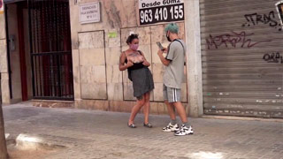 Casada consentida se echa un palenque con los vatos en frente de su jefe. Cassandra Llombau