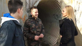 Señora cazando jovencitos para su cosita. Daniela Evans