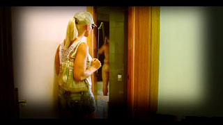 Coqueteo hasta coger en el hotel. Daniela Evans