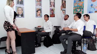 Maestra suplente enseña su panocha a los alumnos de secundaria. Loree Sexlove