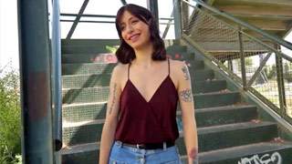 La joven italiana Silvia Soprano recibe su primer anal