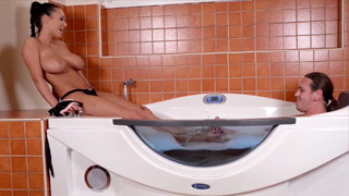 Las chichis de Patty Michova brincando mientras monta verga