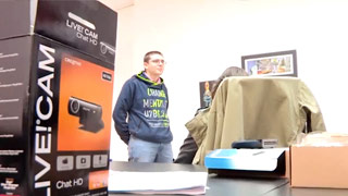 El jefe del club de fans se desvirga con Natalia Ruso