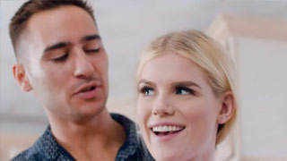 Intercambio de gemelas, me comen el culo las muy guarras. Nikki Sweets