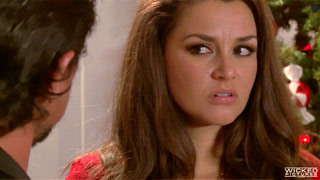 Getting Cozy - Escena 4. Allie Haze ha pillado vicio a coger en Navidad