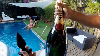 Apolonia Lapiedra acaba con el culo abierto en anal junto con Valentina Bianco