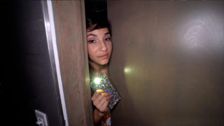 Dejando a mi hermana a oscuras. Kitty Carrera