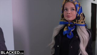 La escandalosa Elsa Jean le muestra a Pressure por qué es una chava mala