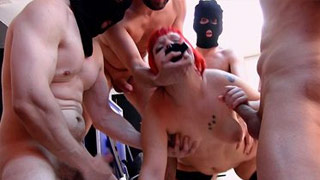 Muchas vergas para Mey Max en este Gang Bang