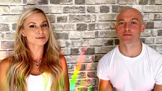 Aidra Fox se echa un palo con Zac Wild con su pompis aceitado