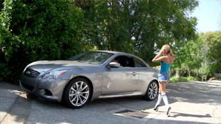 Veronica Rodriguez se toma la leche